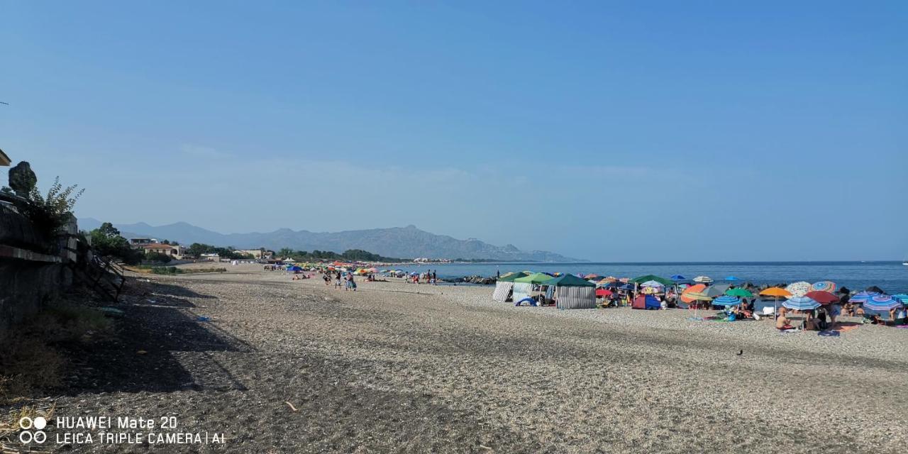 Sea Garden, Fronte Mare Con Piscina Apartment Mascali Exterior photo