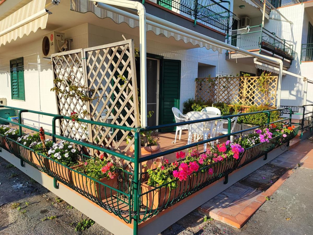Sea Garden, Fronte Mare Con Piscina Apartment Mascali Exterior photo