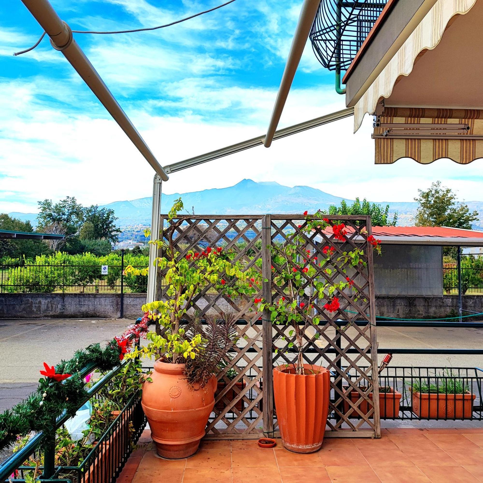 Sea Garden, Fronte Mare Con Piscina Apartment Mascali Exterior photo