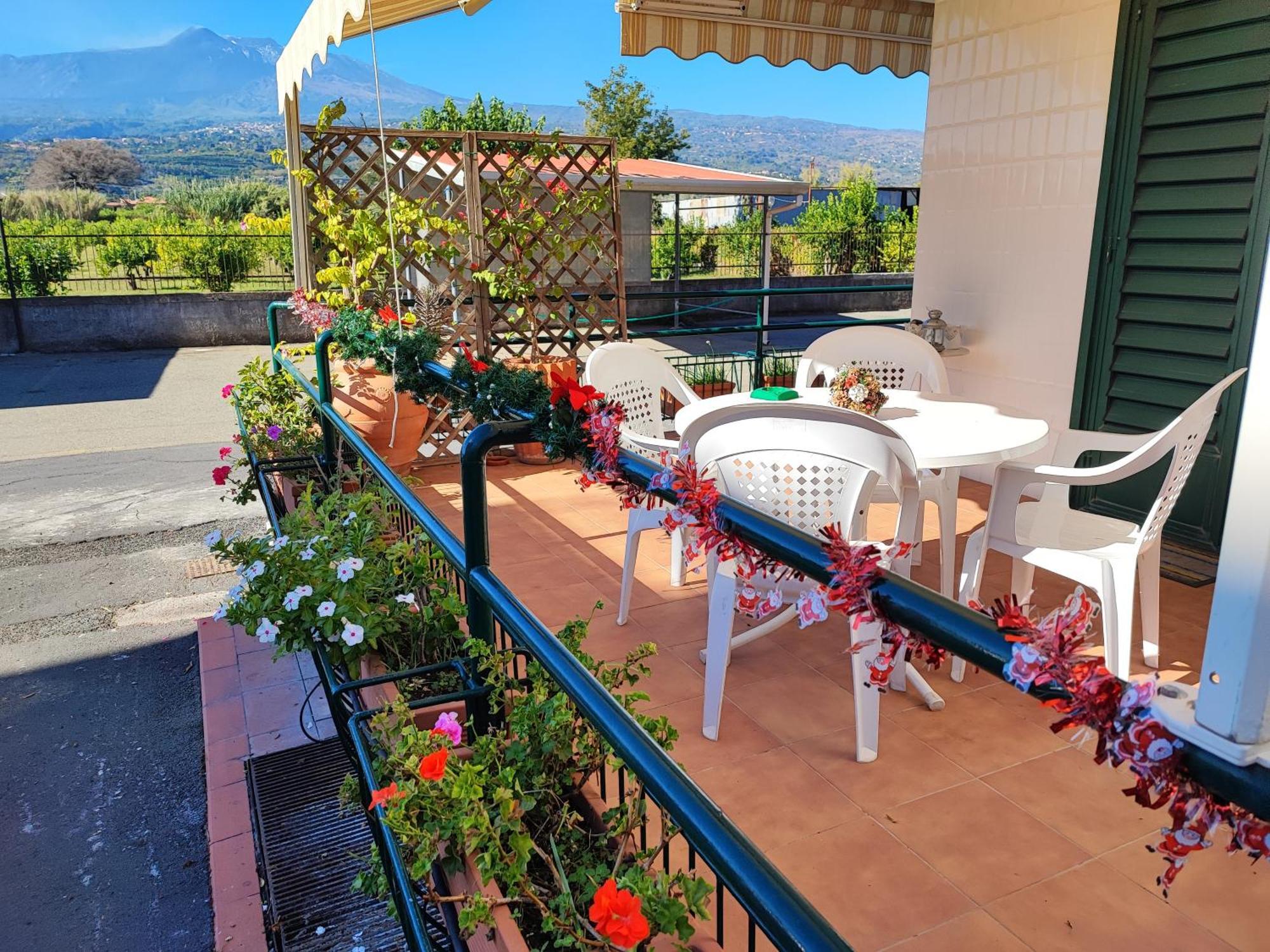 Sea Garden, Fronte Mare Con Piscina Apartment Mascali Exterior photo